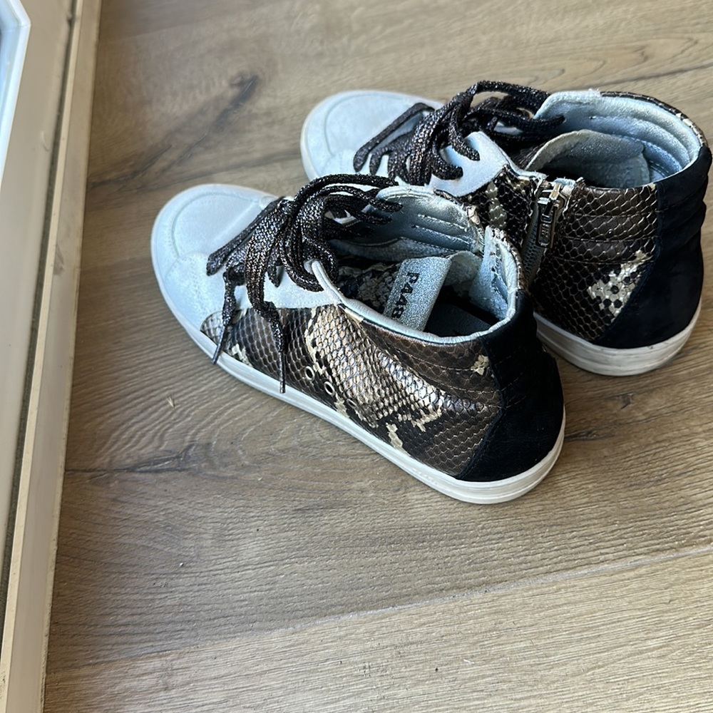 P448 Sneakers size 37